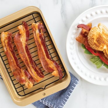 Bacon on Nonstick Compact Ovenware 2 Pc Broiler Set