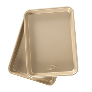 Nordic Ware Natural Aluminum Commercial Baker's Quarter Sheet with Lid 