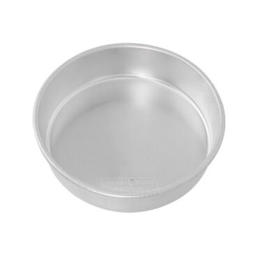 Nordic Ware aluminum round cake pan, 9-inch diameter with straight sides, natural silver finish