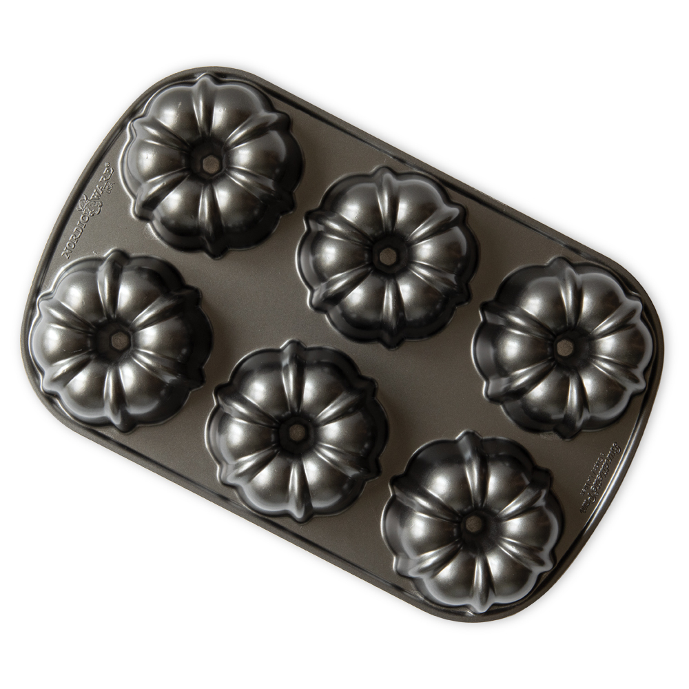 USA Made 12 Cup Details about   Vintage Nordic Ware Bundt Fluted Tube Cake Pan Cast Aluminum