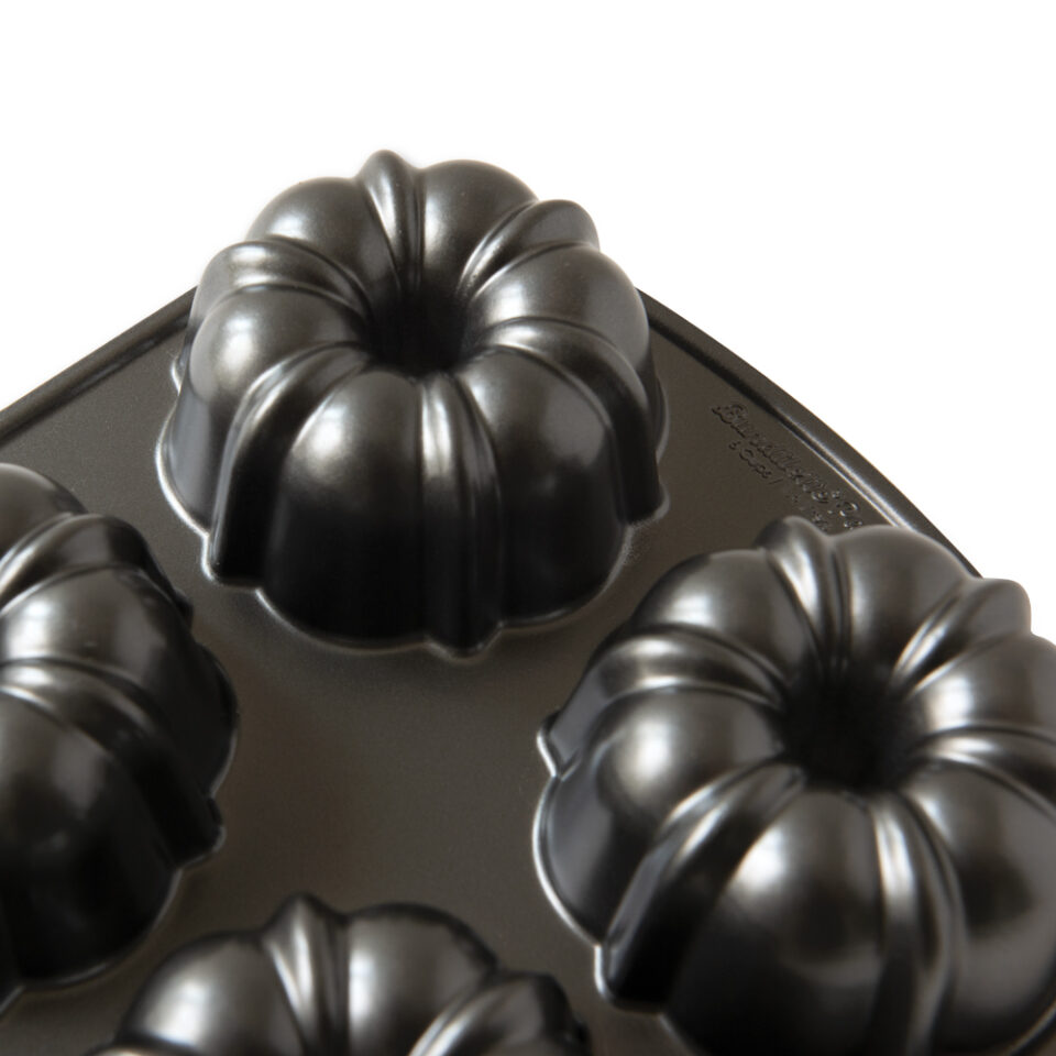 Classic Bundtlette® Cake Pan Cast Aluminum Bakeware Nordic Ware