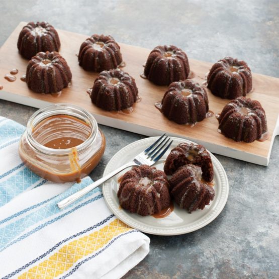 Bundt® Brownie Pan Cast Aluminum Bakeware Nordic Ware