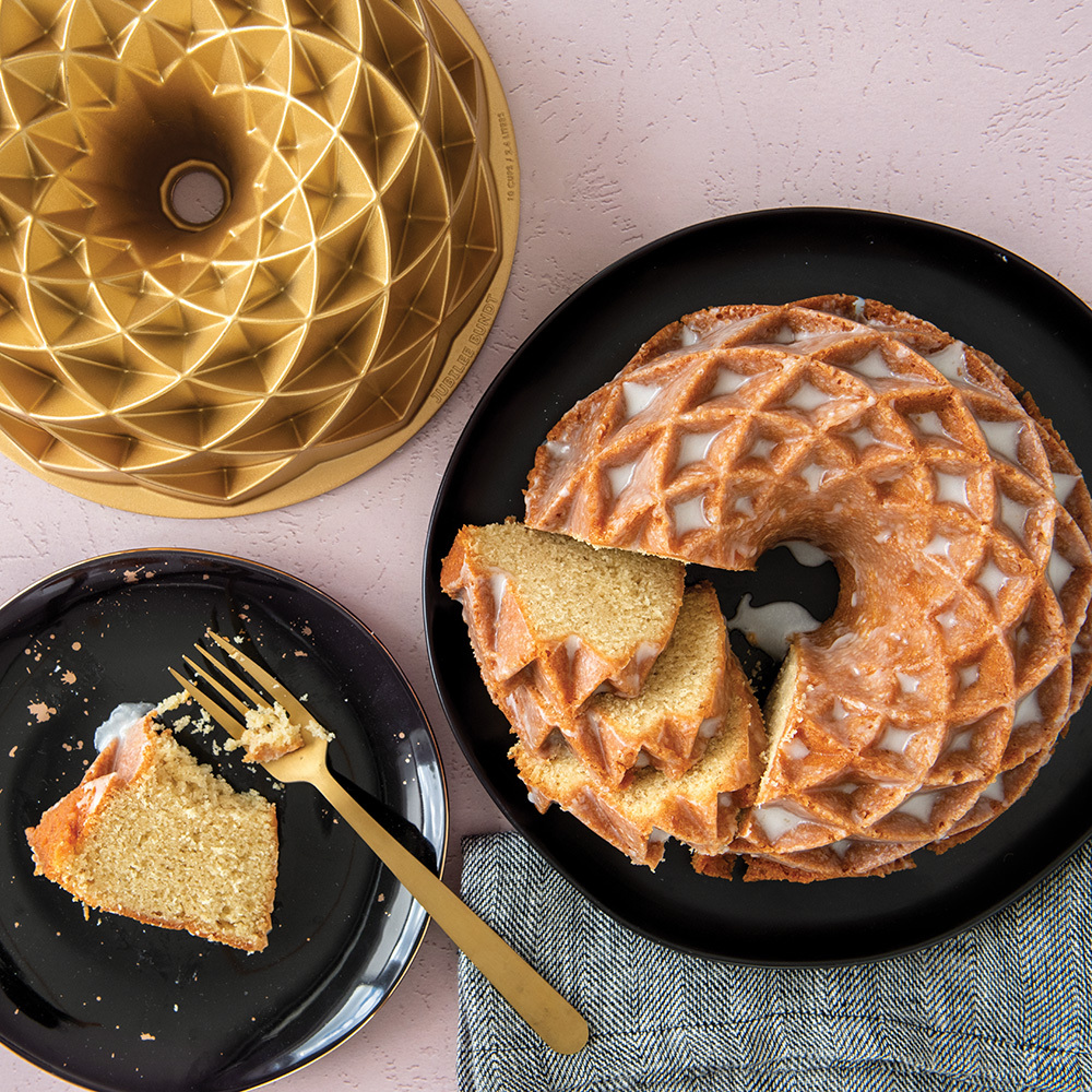 Cut Crystal Bundt® Pan