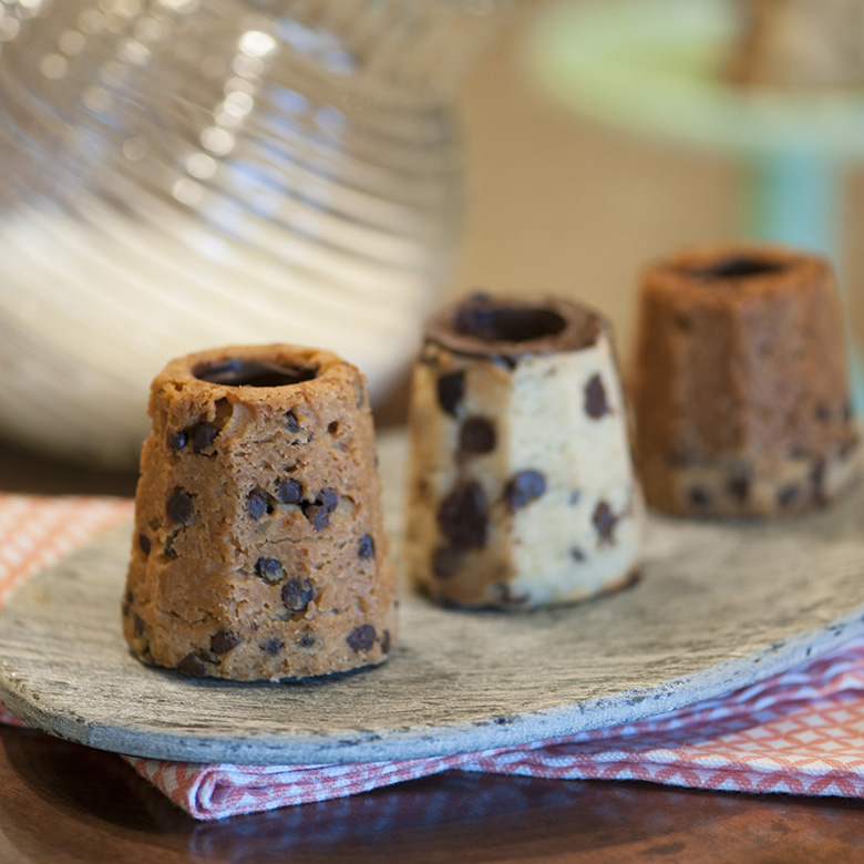 Nordic Ware Cookies & Cream Pan – Every Home Needs This Pan!