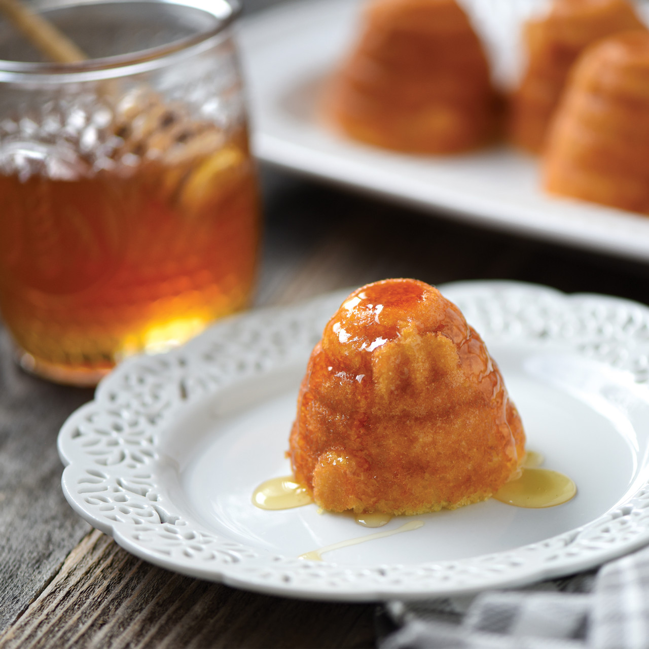 Beehive Cakelet Pan | Cast Aluminum Bakeware | Nordic Ware