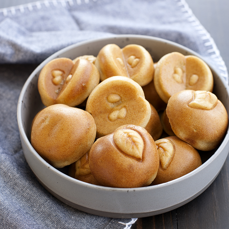 Baked Apple Pancake Bites with Maple Caramel