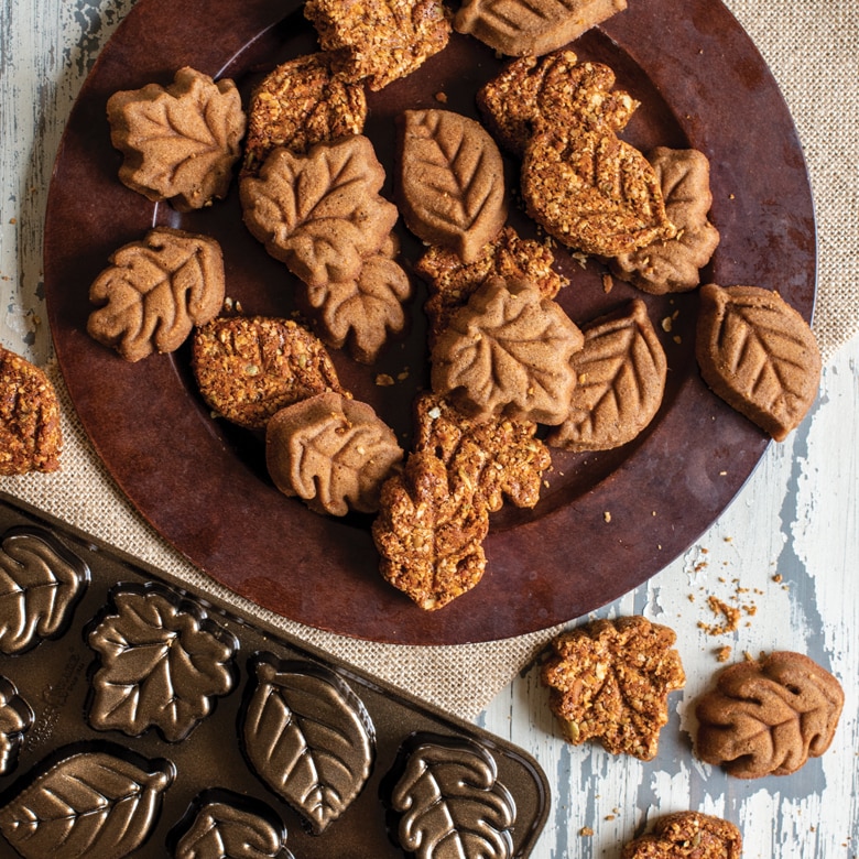 Nordic Ware Small Heritage Bundt® Pan