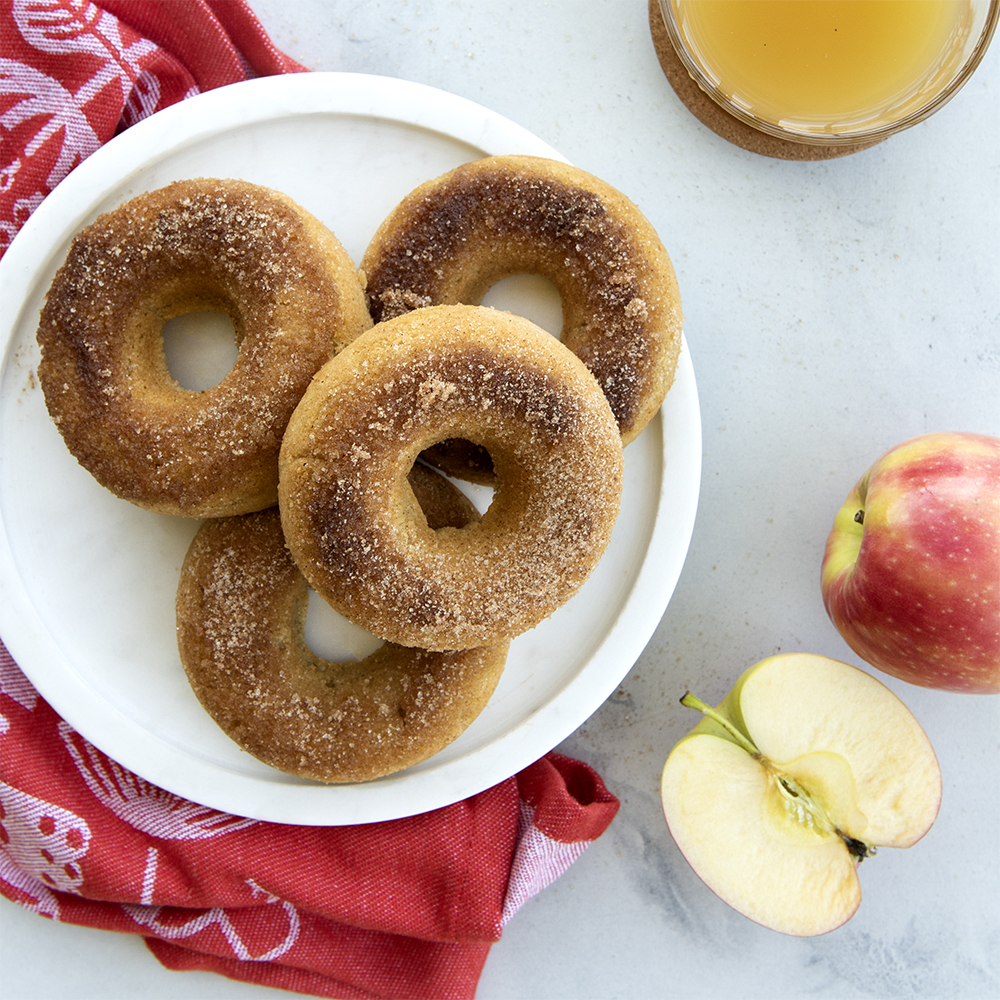 https://www.nordicware.com/wp-content/uploads/2021/04/Apple-donuts_E_1K.jpg