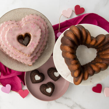 Heart Cakes Group shot in Valentine's Day scene