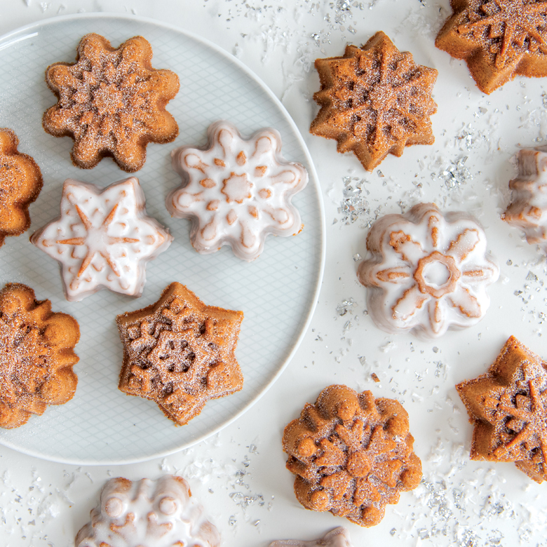 Wintery Snowflake Cakelets - Nordic Ware