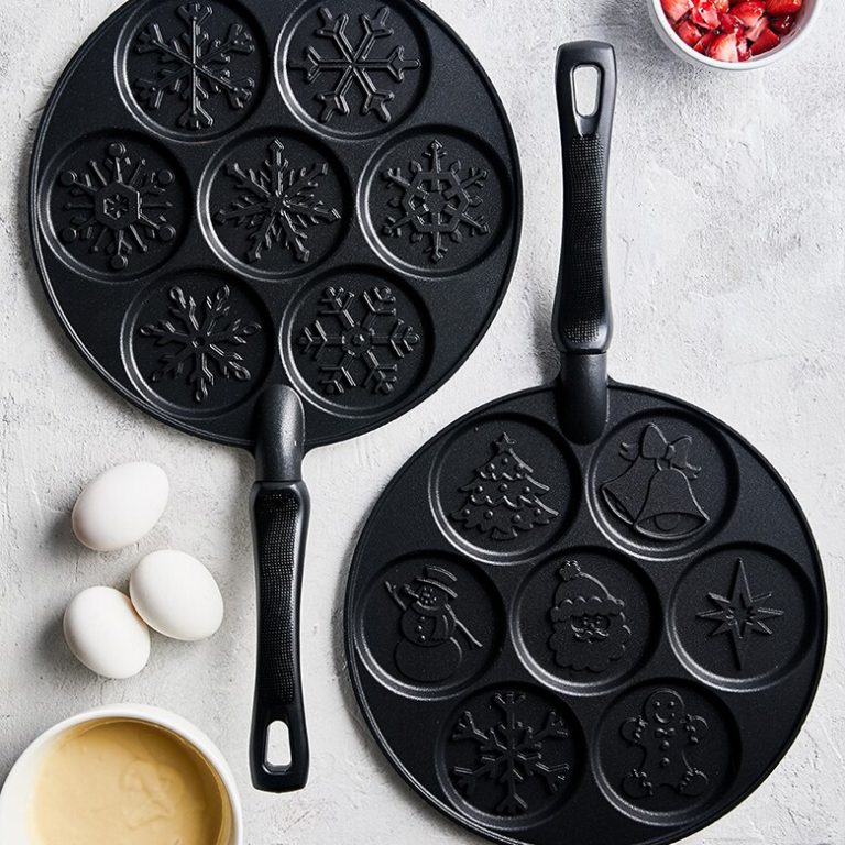 Holiday Pancake Pan Cast Aluminum Cookware Breakfast Pan Nordic Ware