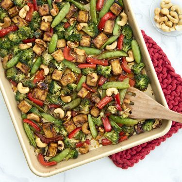 Baked Cashew Tofu and Vegetable Stir Fry - Nordic Ware