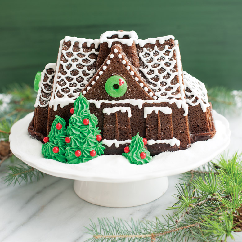 Snowflake Gingerbread Cake with a Cocoa Trimming Kit