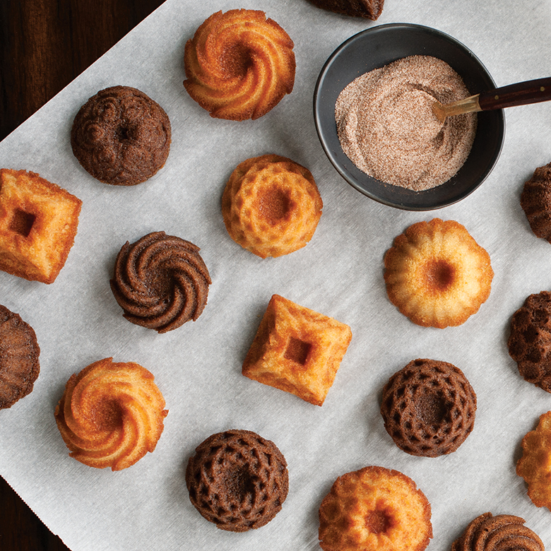 Nordic Ware Mini Bundt Cake Pan - Charms