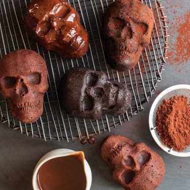 Dark Chocolate Skull Cakes