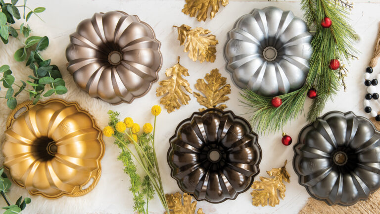 Braided bundt Gold - Nordic Ware - Kookwinkel de Gruijter