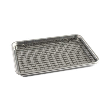 Naturals® Quarter Sheet with Oven-Safe Nonstick Grid, white sweep