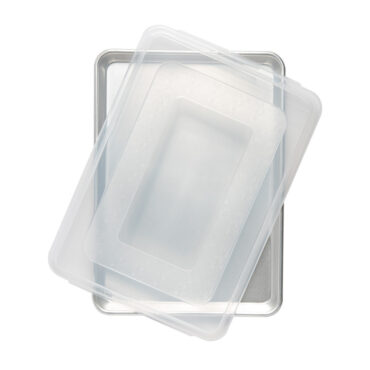 Nordic Ware aluminum half sheet baking pan with clear plastic storage lid, natural silver finish