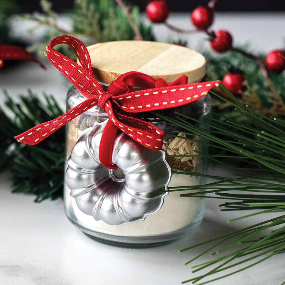 Set of 2 Silver Collectible Cast Ornaments, Classic and Heritage Bundt