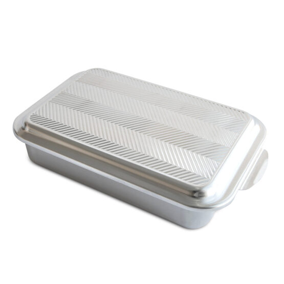 Classic 9 x 13 Pan with Embossed Prism Lid Aluminum Bakeware Nordic