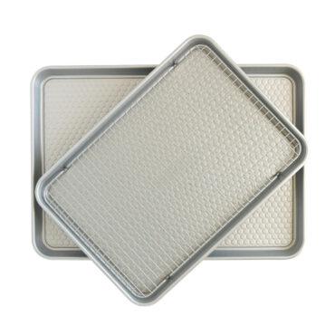 Nordic Ware Nonstick High-Sided Oven Crisp Baking Tray - Gold
