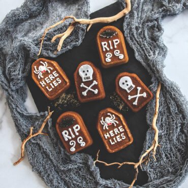 Baked tombstone cakelets