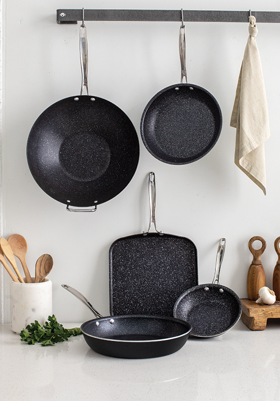 Deluxe Time to Replace Your Pan Set - King Arthur Baking Company
