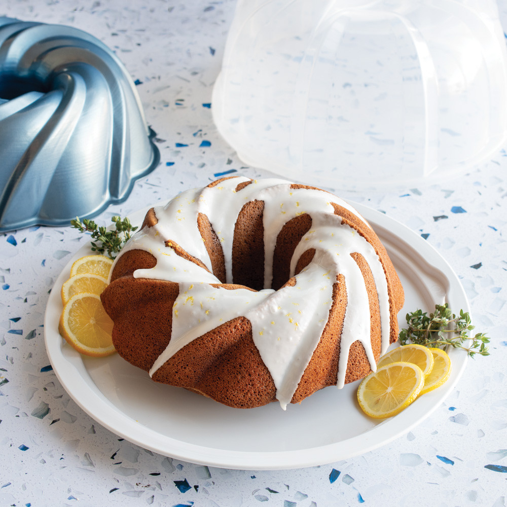Formed Swirl Bundt® Pan with Cake Keeper View 2