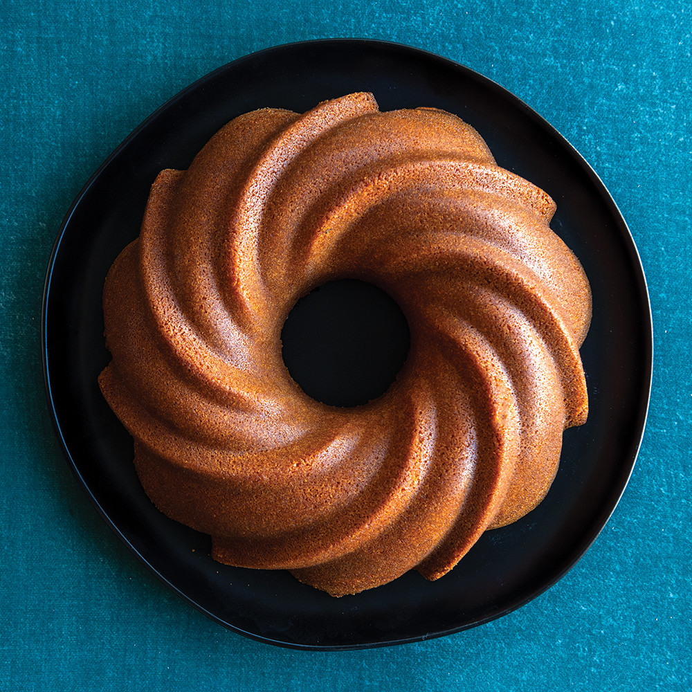 Swirl Bundt Pan | Formed Aluminum Bakeware | Nordic Ware