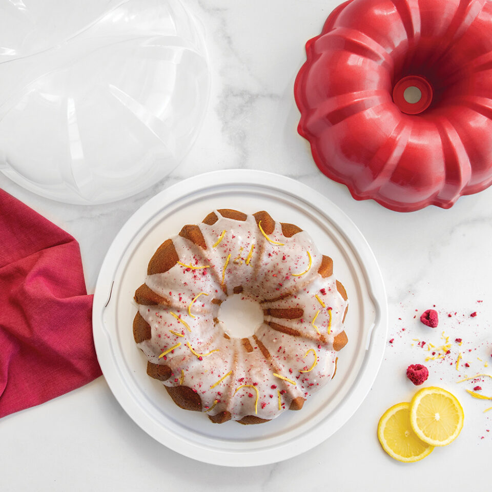 Modelo Deluxe Bundt Cake Keeper. Práctico Portatartas De Nordic Ware En