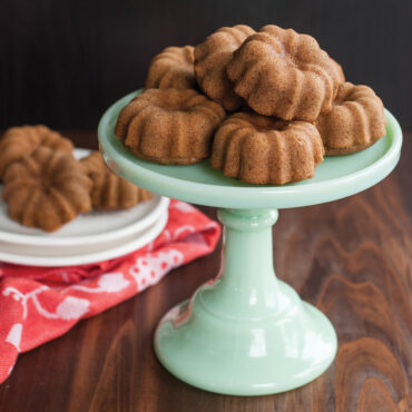 Mini Bundts Pedestal