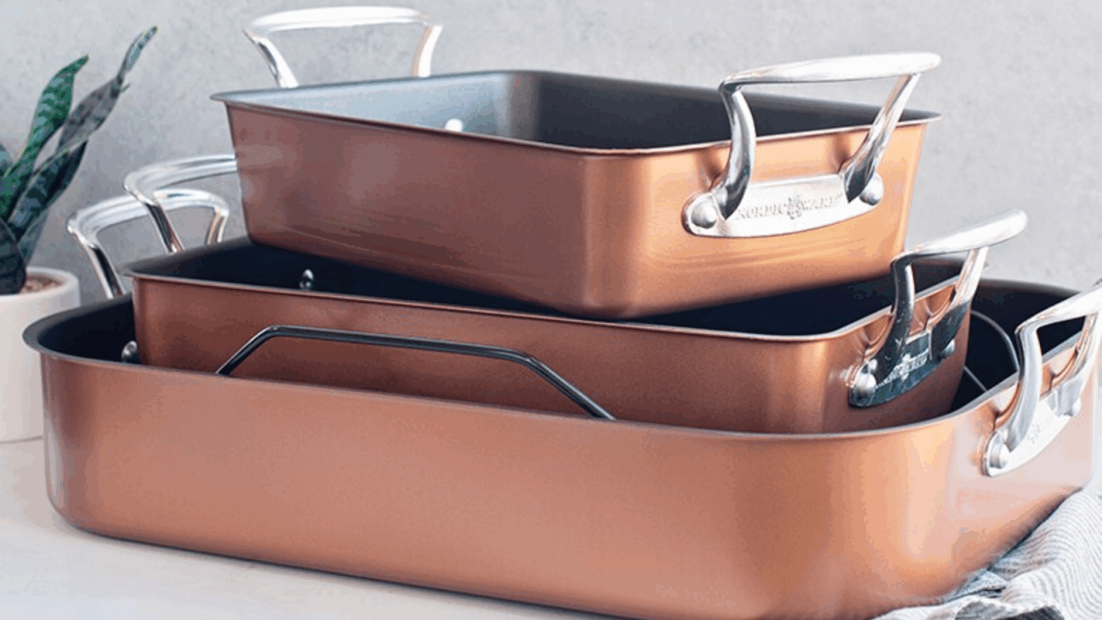 Best Roasting Pans for Turkey: What You Need for Thanksgiving - Nordic Ware