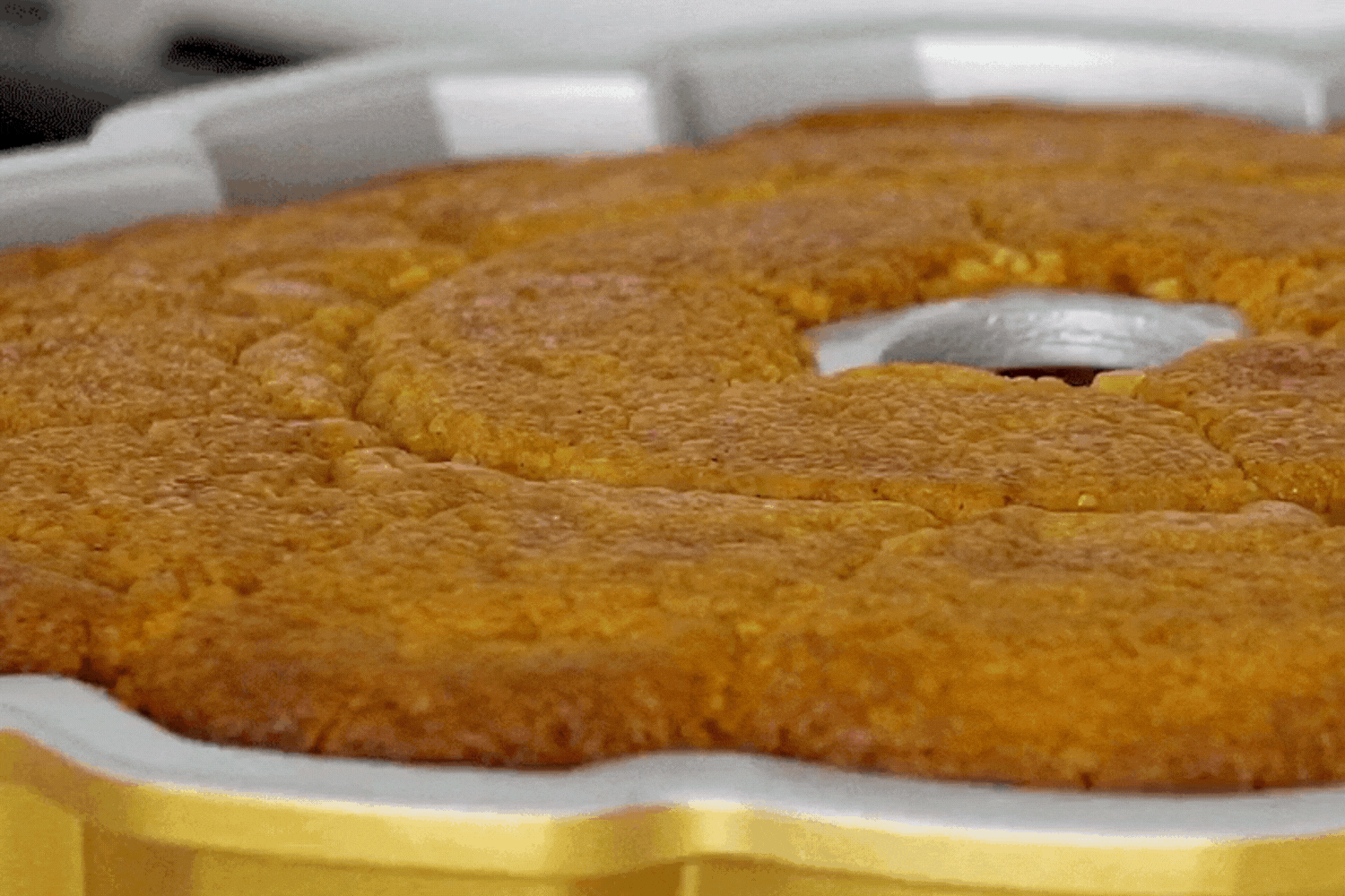 Reusable Bundt® Cake Thermometer Gif Reusable Bundt® Cake Thermometer testing a 75th Anniversary Bundt cake and a Braided Loaf Cake.