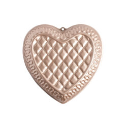 Visit Quilted Heart Cake Pan