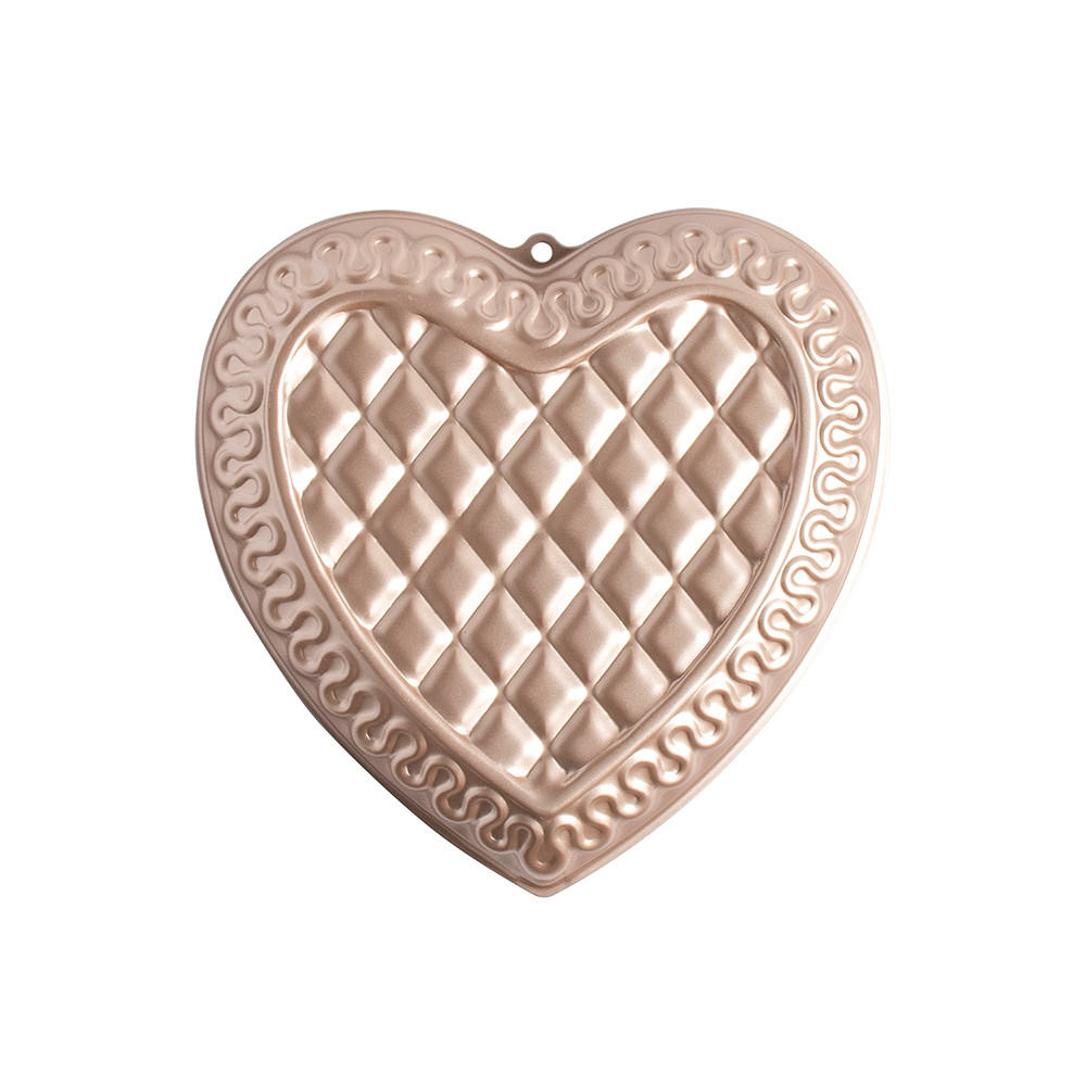 Quilted Heart Cake Pan View 1