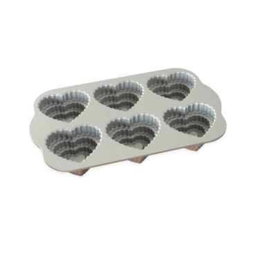 Tiered Heart Cakelet Pan nonstick interior