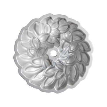 Laurel Wreath Bundt Pan with nonstick silver interior