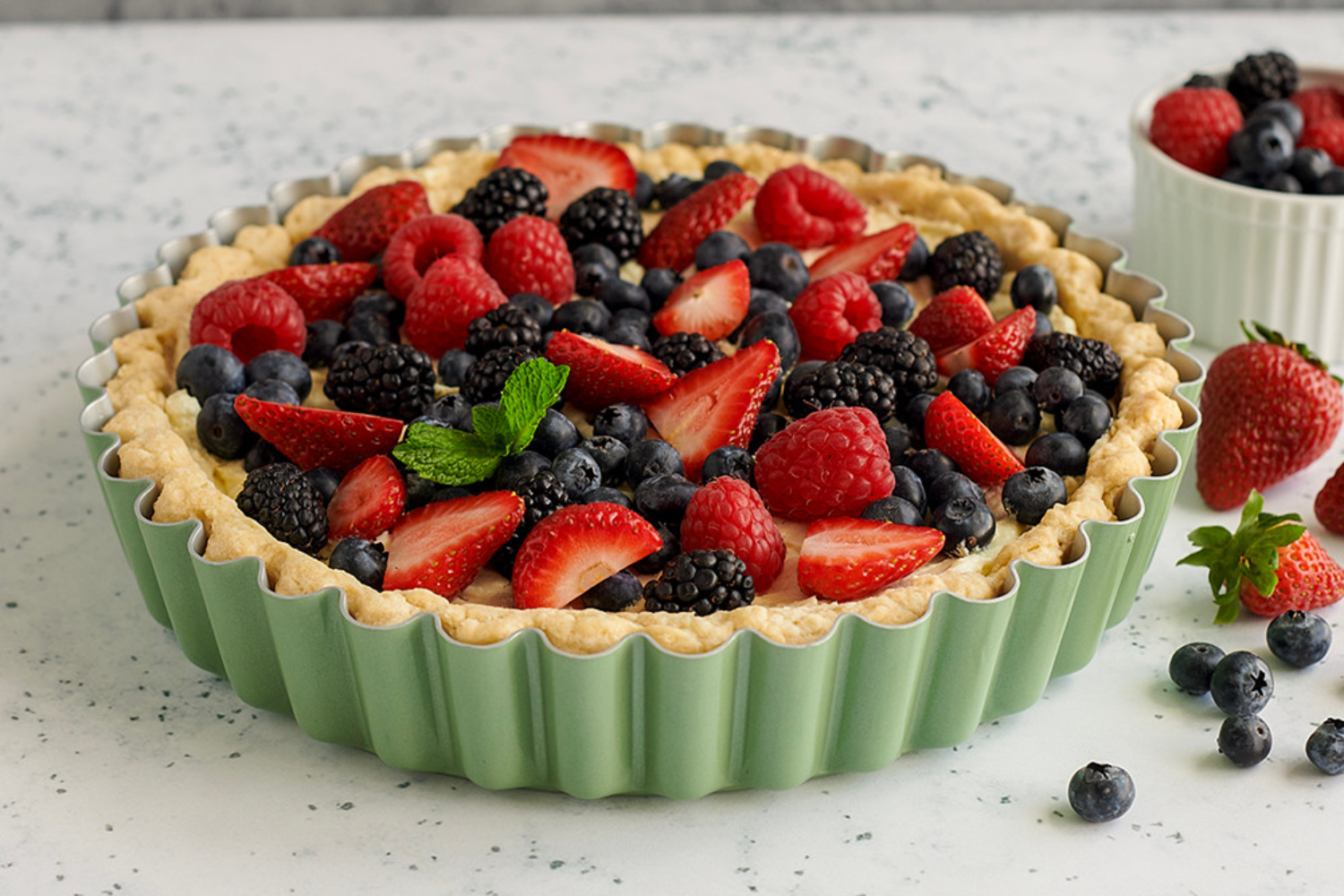 Fruit tart in Quiche and Tart Pan