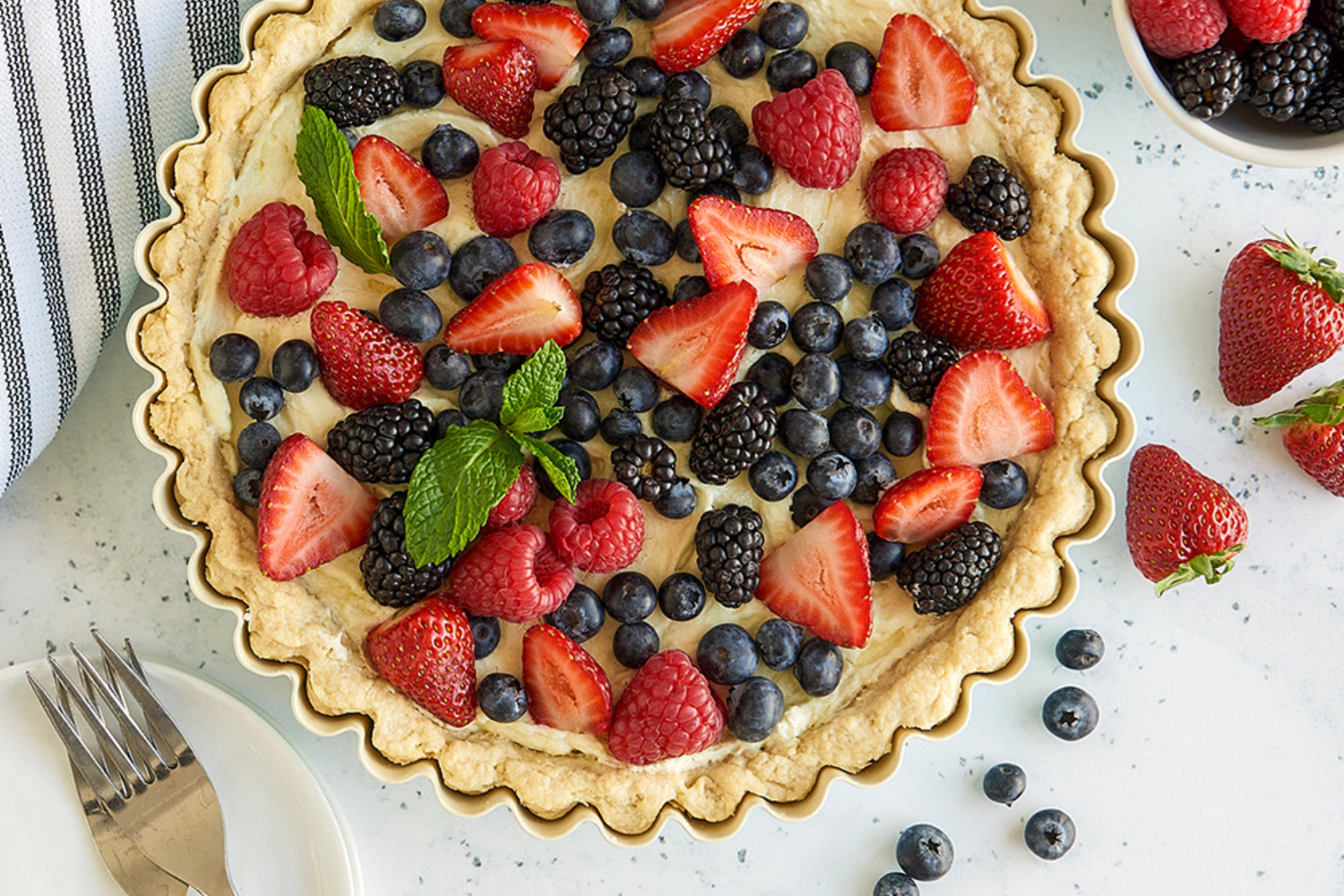 Fruit tart in Quiche and Tart Pan